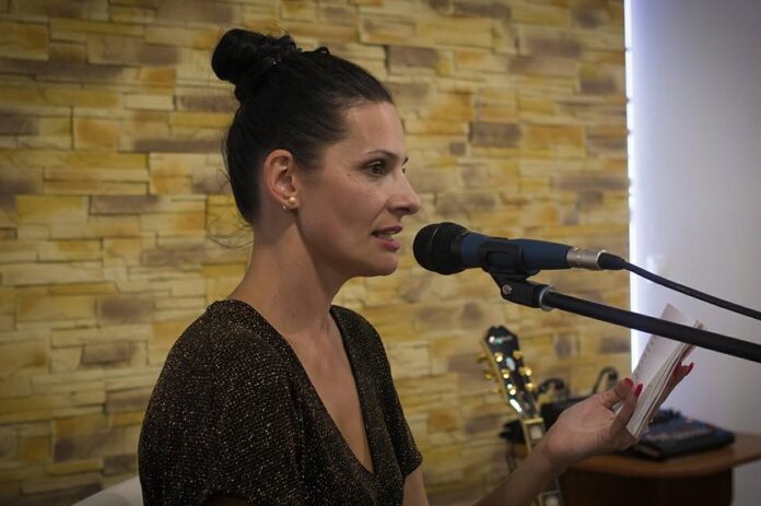 Temperamentná a priama v emóciách: Poetka Mirizmá Kirkov