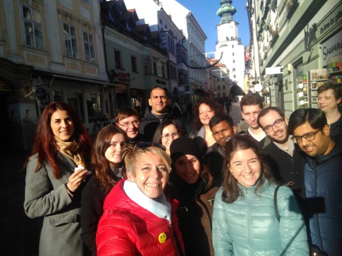 Po 40ke som z nevýhody veku a zo zaškatuľkovania v pozícii úradník spravila výhodu