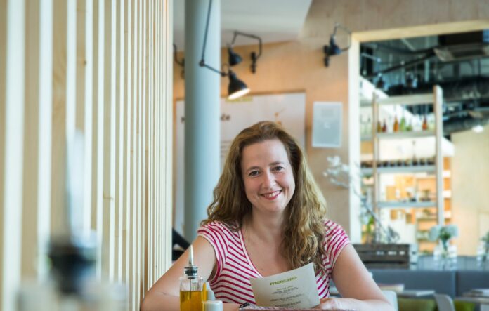 Soňa Borušovičová: Princíp kvietkovaného tanierika