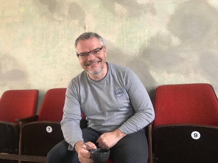 Martin Miler: Idem(e) na lodenicu.