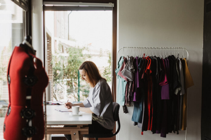 Odišla z korporátu a buduje vlastnú značku oblečenia ZIK