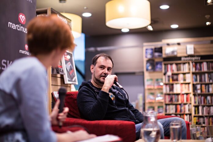 Cítim sa unavený a rozbitý, možno zmením zamestnanie.