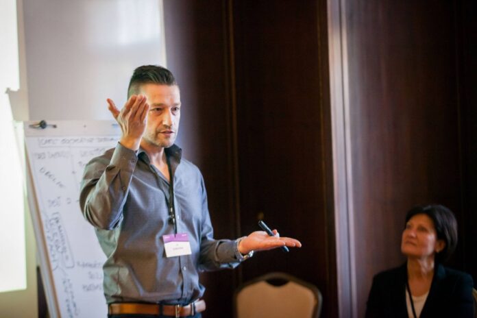 Ako zastaviť prúd emócií a začať jednať vedome