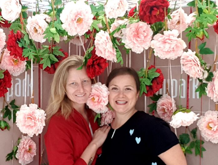 Dve dámy po 40ke a ich krásna spolupráca