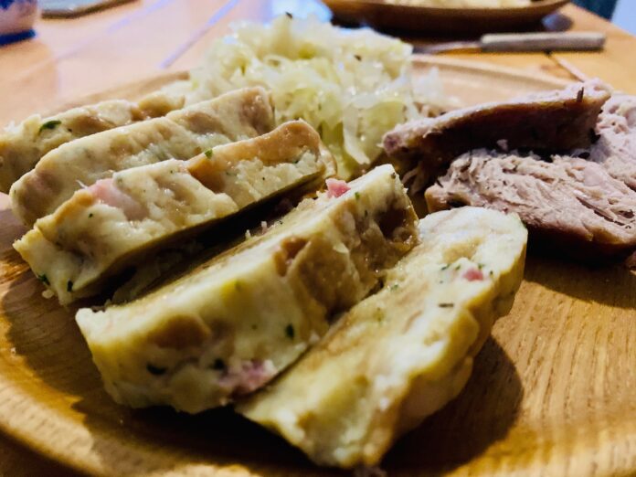 Výborná knedľa zo žemlí či rožkov