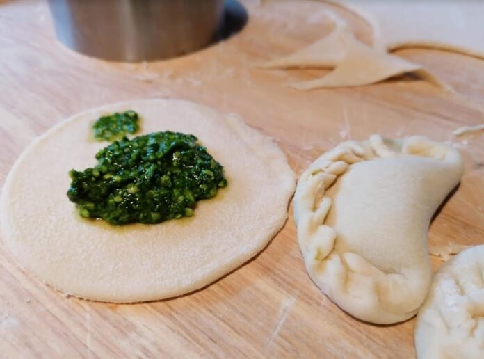 Bryndzové pirohy plnené medvedím cesnakom 2