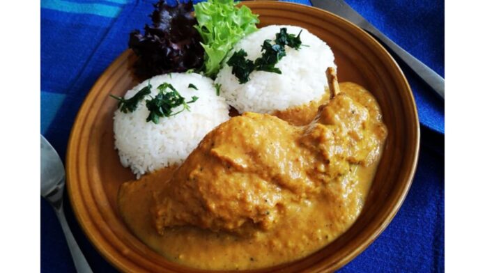 KRÁLIK NA KARÍ V OVOCNOM ČATNÍ