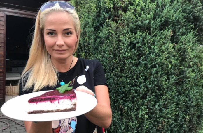 Lahodný cheescake s černicami