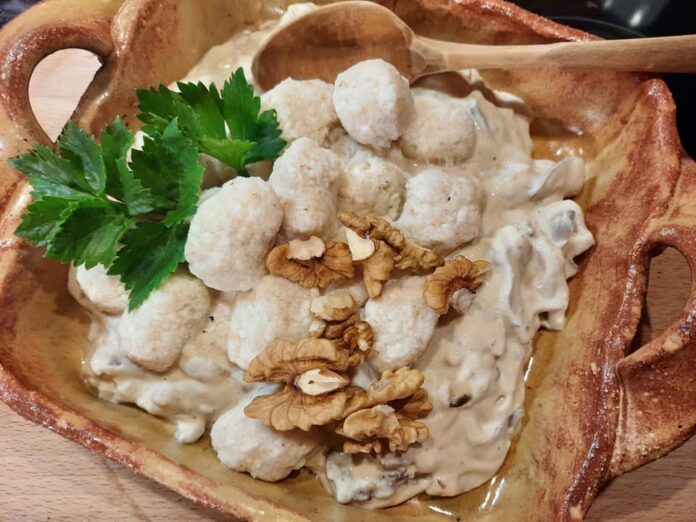 Tvarohové guľky v dubakovej omáčke LowCarb