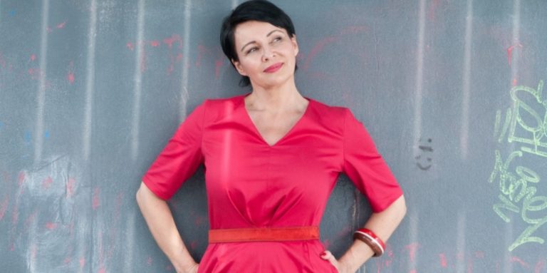 Keď niečo tvrdí väčšina, nemusí to byť pravda. Sme zavalení informáciami a cesta von je hľadať a skúšať…