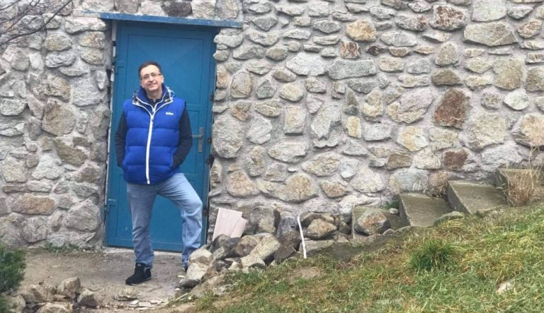 Niektorí ľudia očakávajú, že v práci a prácou zbohatnú. Nestačí im miliarda dôkazov z celej zemegule, že takto to nefunguje!