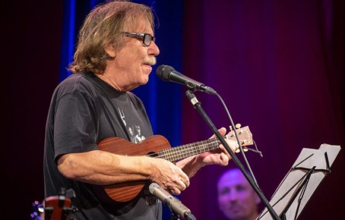 Nohavica reaguje na pandémiu Mně snad jebne