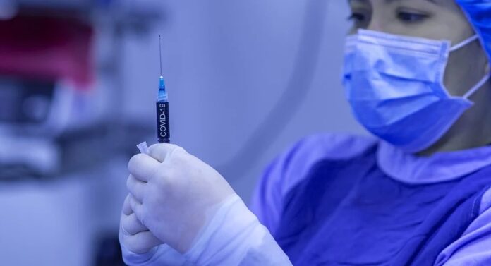 Zrazeniny v súvislosti s očkovaním s AstraZenecou potvrdené