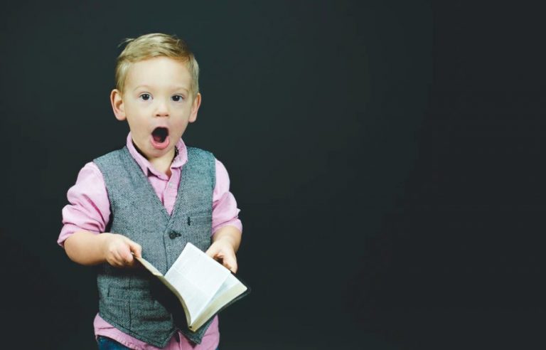 Chcú nám naše deti natlačiť do šablóny. Potichu. Pod zámienkou „zlepšovania systému“.