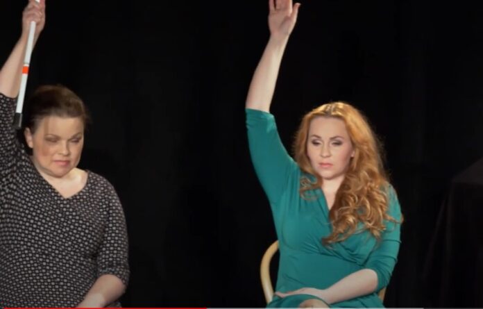 Môžete nevidiacemu povedať dovidenia