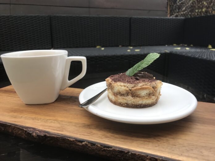 Domáce tiramisu s mascarpone a šľahačkou - overený recept, ktorý si zamilujete