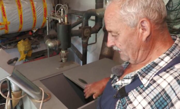 Kde zohnať drevo a peletky na zimu