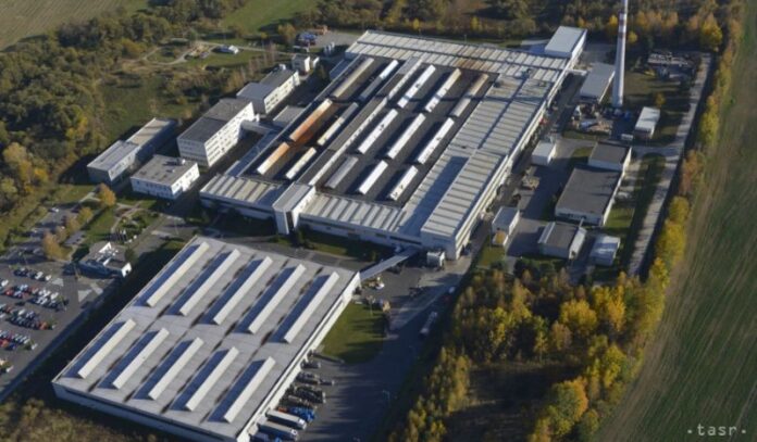 Embraco Slovakia začalo rokovania o možnostiach hromadného prepúšťania.