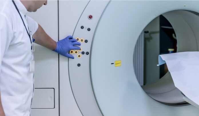 Platy lekárov 2022 a požiadavky LOZ