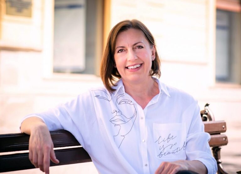 Vekom podmienená makulárna degenerácia ako príčina slepoty u starších dospelých. Čo pomáha?