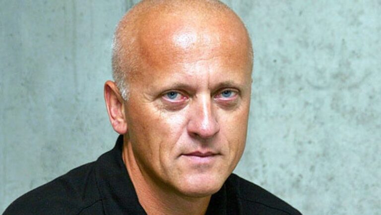 MUDr. Jan Hnízdil: Covid ukázal, že existuje totalitná forma vlády. Psychopati zhypnotizovali celú planétu.