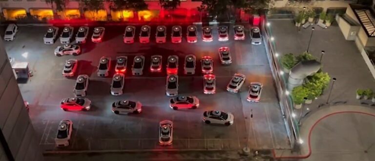 Trúbiace robototaxíky sa medzi sebou hádajú. Vytrubujú a budia ľudí o 4:00 ráno.  Ako to vyzerá?  – viac v článku..