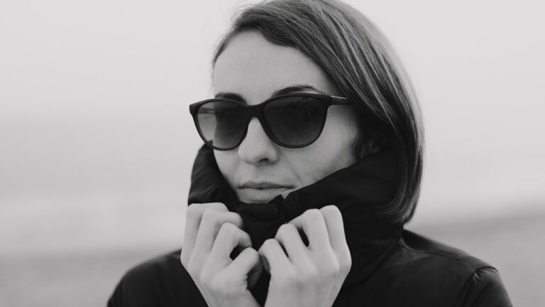 Na verejnosti je milý, ale doma vás dehonestuje aj pred deťmi? Ako zistiť, že žijete s manipulátorom?