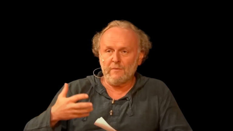 Pravda nepotrebuje, aby jej niekto veril. Lož potrebuje obhajovať…