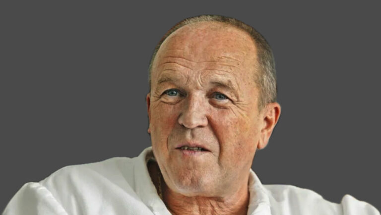 Prof. Viliam Fischer vyzýva  na okamžité zastavenie vakcinácie mRNA vakcínami firmy Pfizer proti Covid-19.